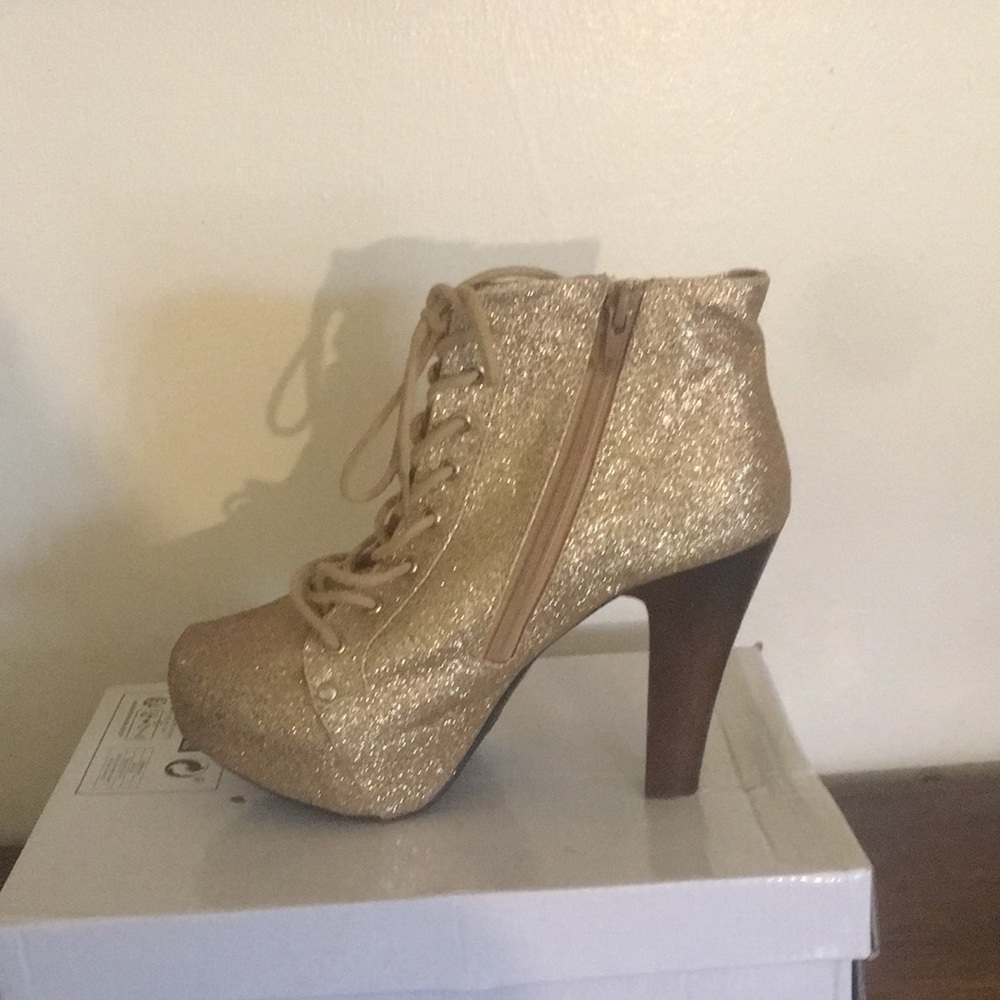 Qupid Gold Sparkle Lace-Up Heeled Boots
